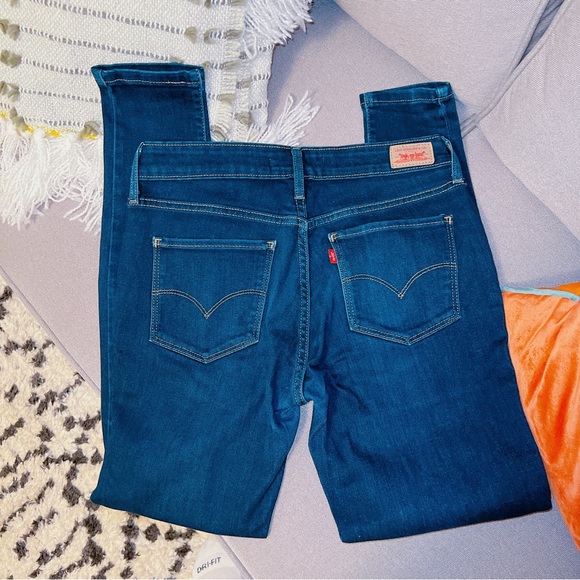 SOLD‼️Levi’s size 26 jeggings - Picture 1 of 3